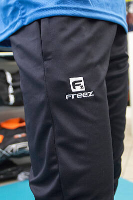 Freez Oregon Pants black Športové Nohavice